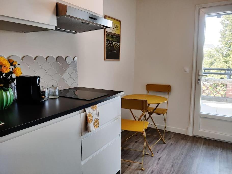 Bel Appart Renove Avec Terrasse Saint-Avertin Exterior foto
